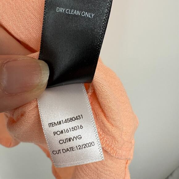 Torrid Crinkle Gauze Smocked Tank Womens 00X Peach Glittered Stars Celestial - Picture 8 of 8